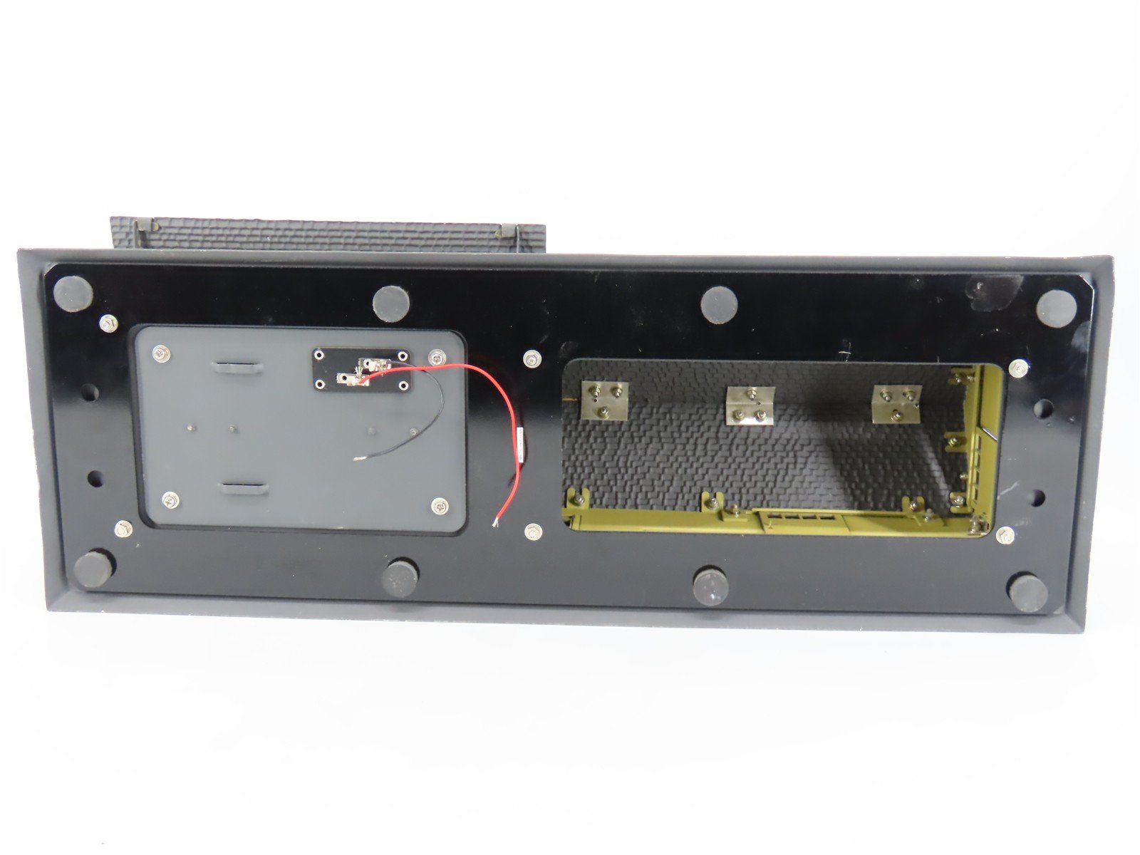 O Scale Lionel 6-32997 Aluminum Rico Train Station w/Figures & Lights