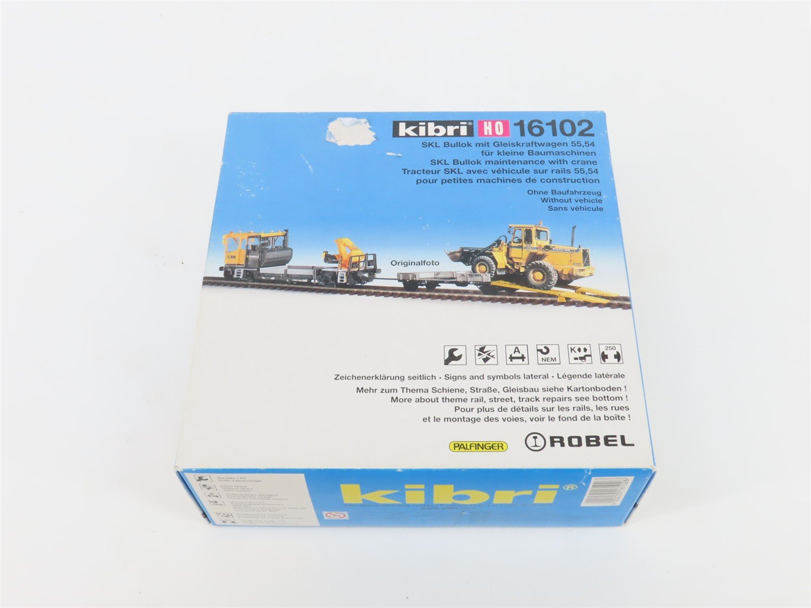 HO Scale Kibri Kit 16102 BULLOK Diesel Rail Tractor w/ Flat Car - Unpowered