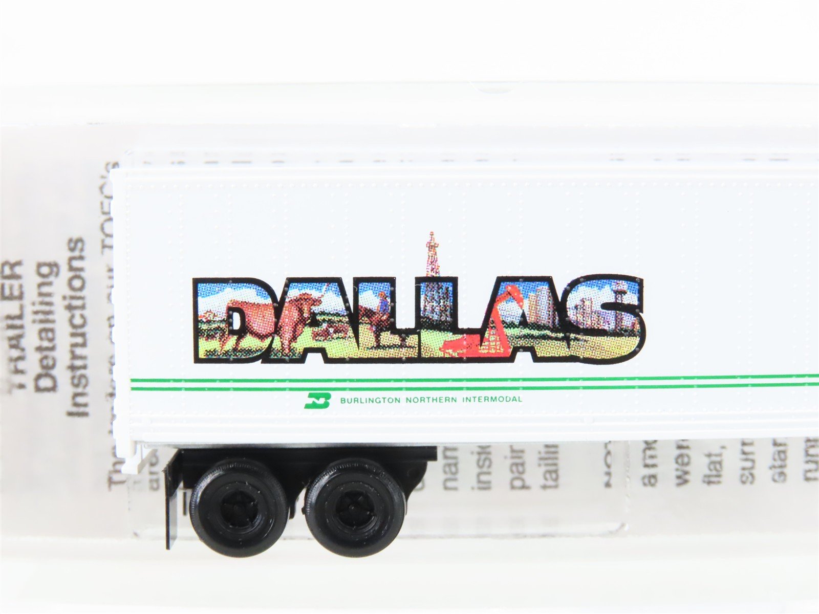 N Scale Micro-Trains MTL 67180 BN Intermodal Dallas 45' Trailer #237833