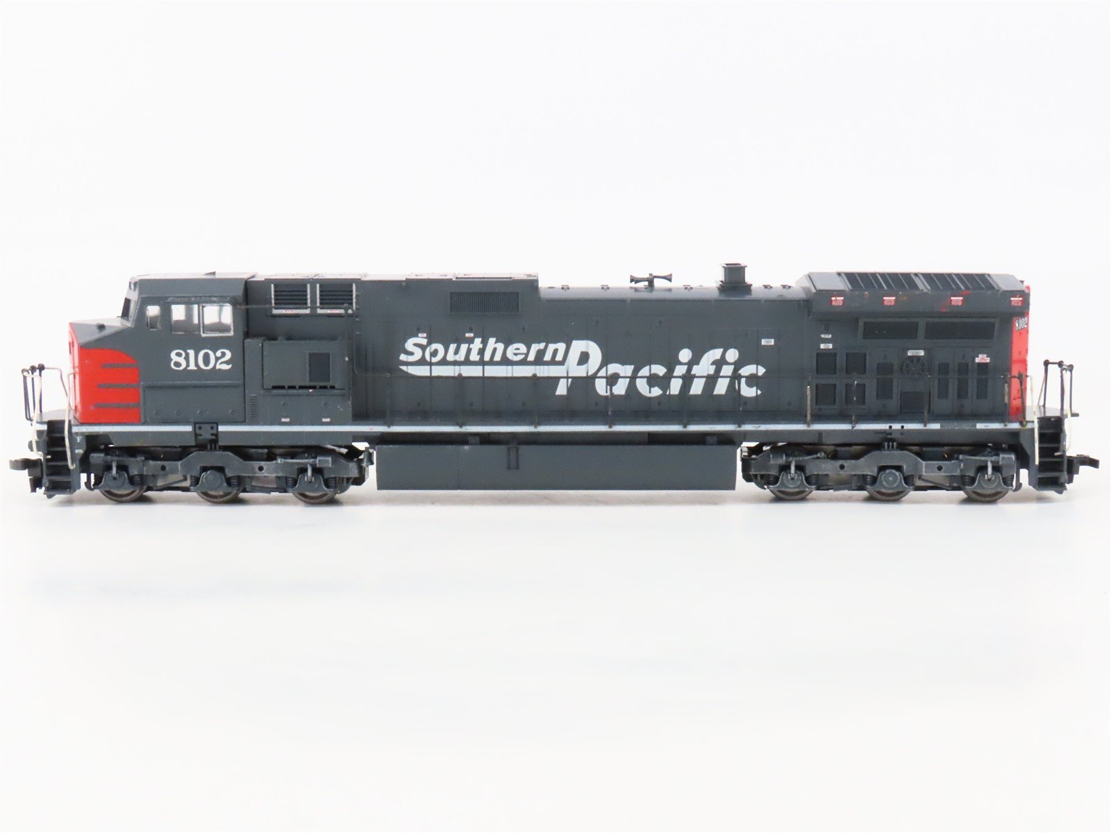 HO Scale Athearn SP Southern Pacific "Bloody Nose" GE C44-9W Diesel #8102