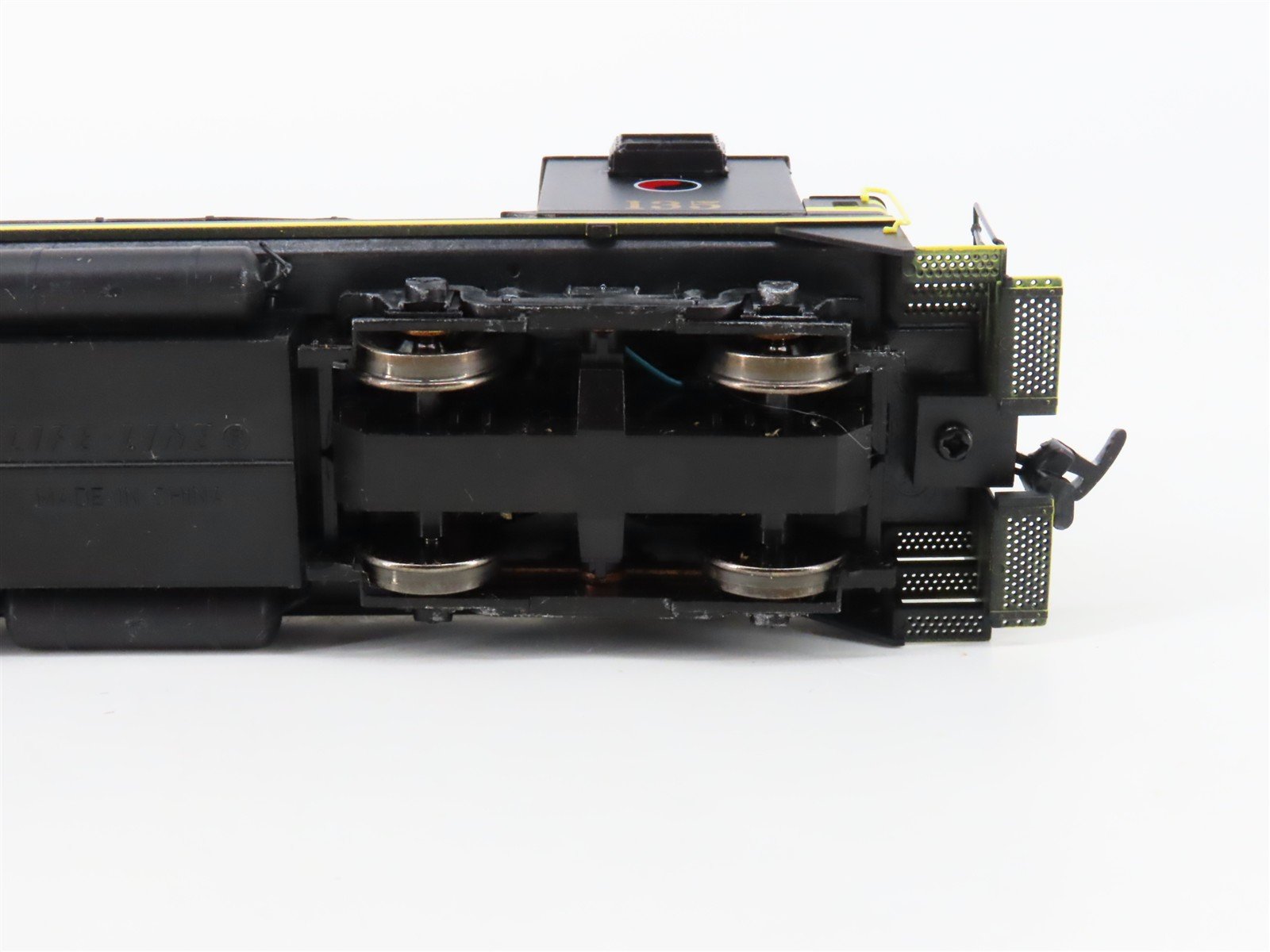 HO Scale Proto 2000 NP Northern Pacific EMD SW9/1200 Diesel Switcher #135