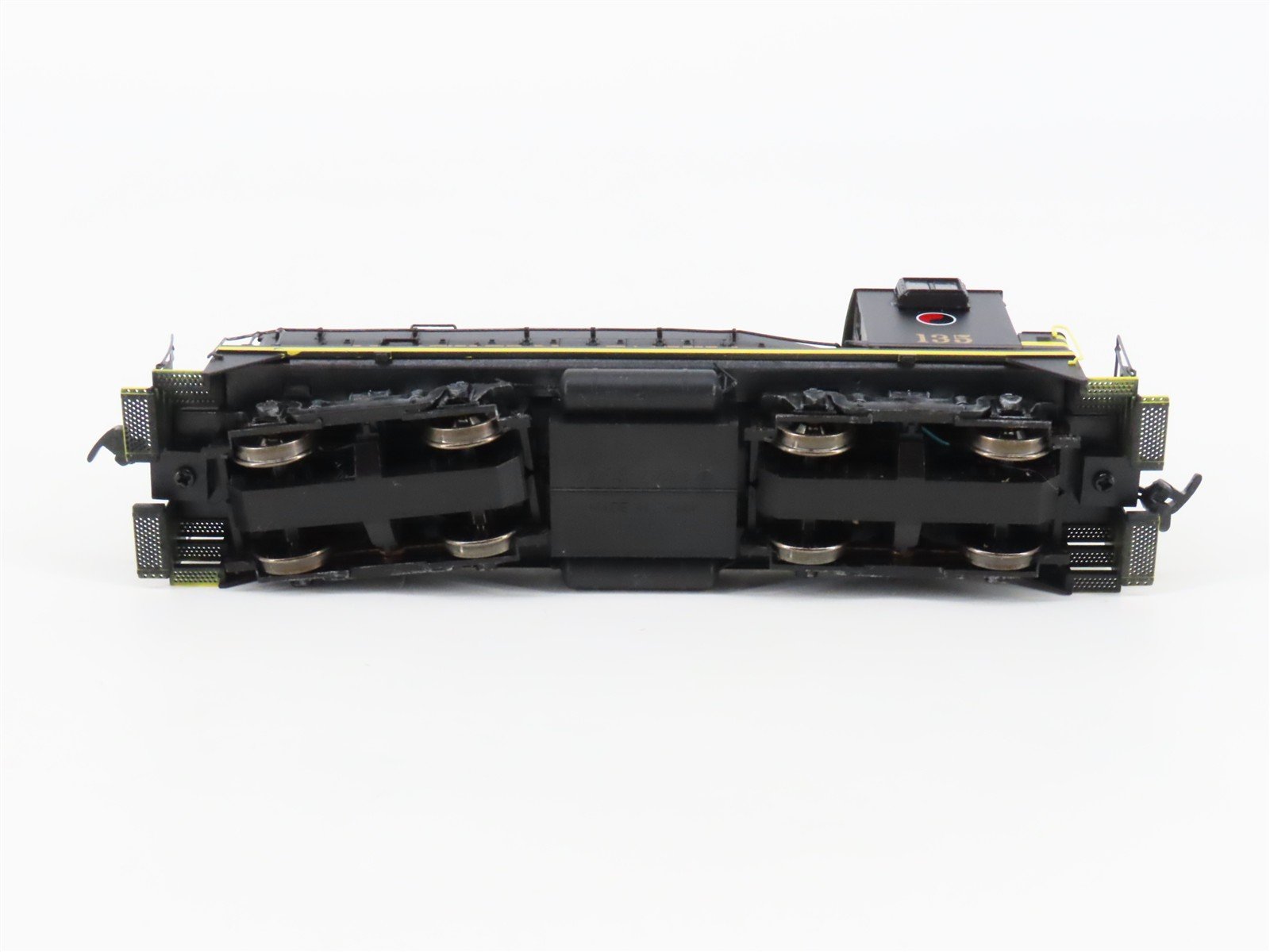 HO Scale Proto 2000 NP Northern Pacific EMD SW9/1200 Diesel Switcher #135