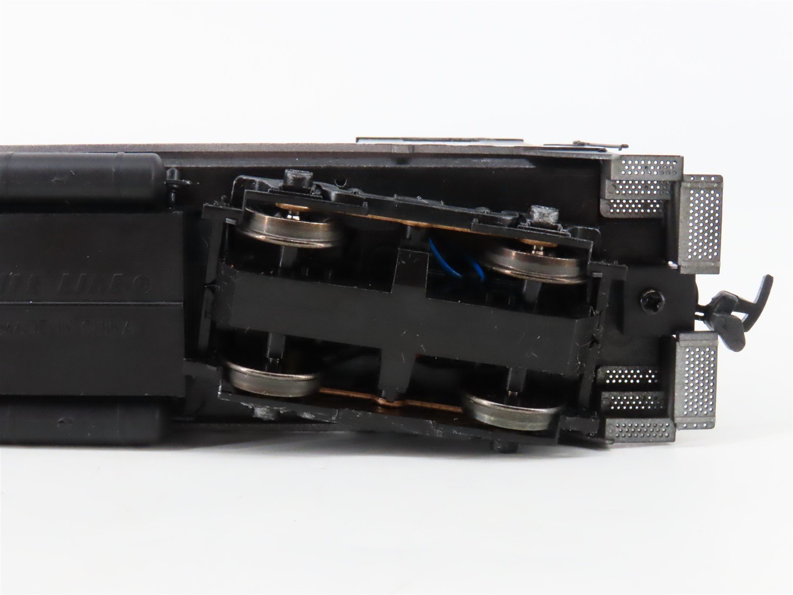 HO Scale Proto 2000 RI Rock Island SW9/1200 Diesel Switcher #775