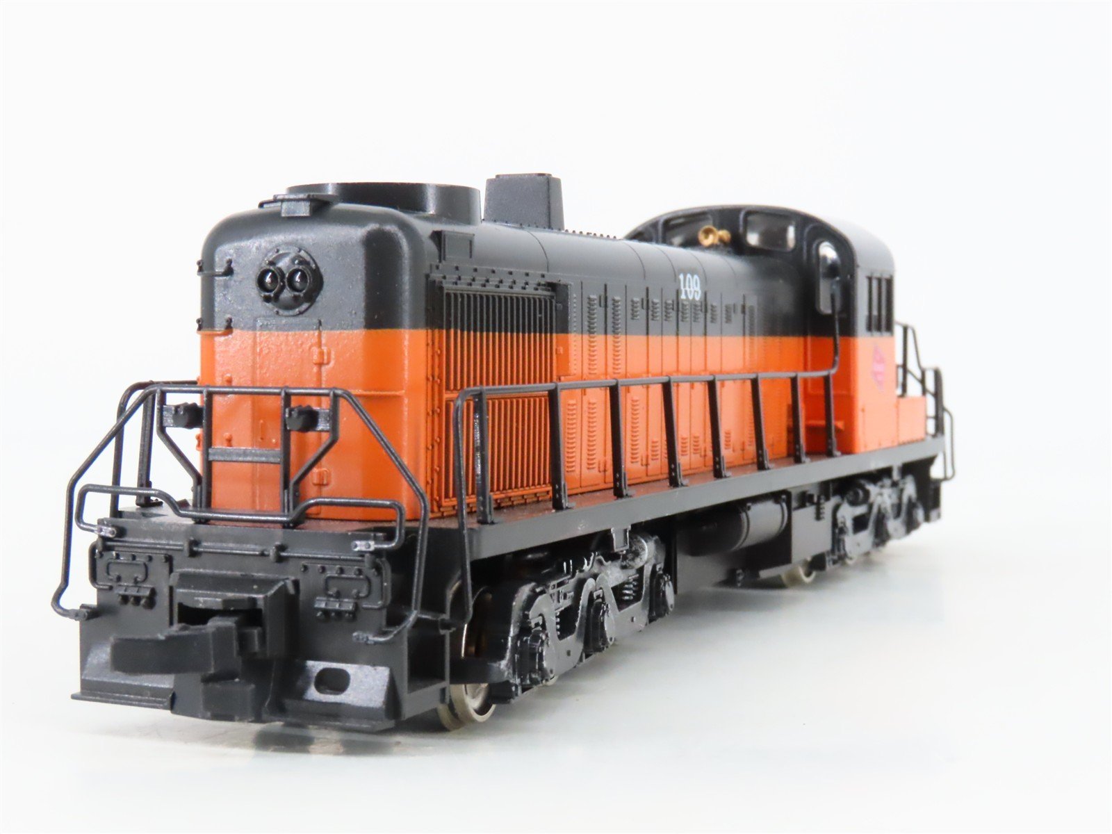 HO Scale Atlas/KATO MILW Milwaukee Road ALCO RS-3 Diesel Locomotive #109