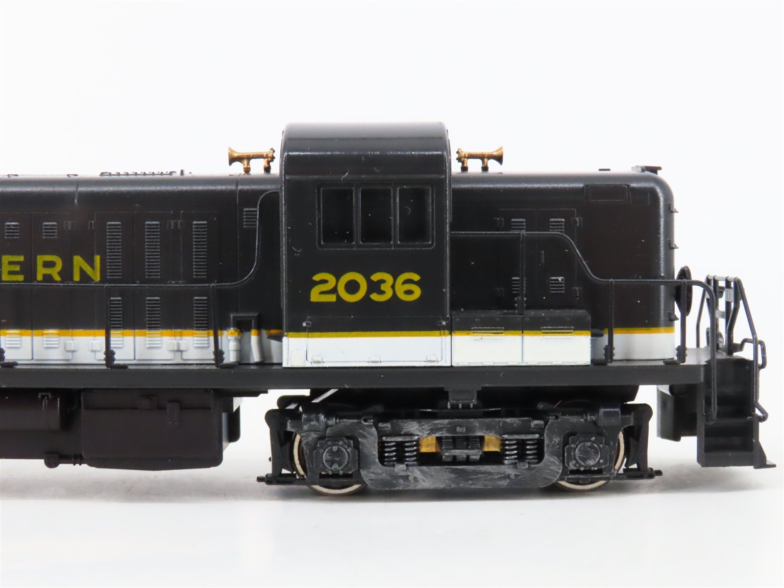 HO Scale Atlas/KATO SOU Southern ALCO RS-3 Diesel Locomotive #2036