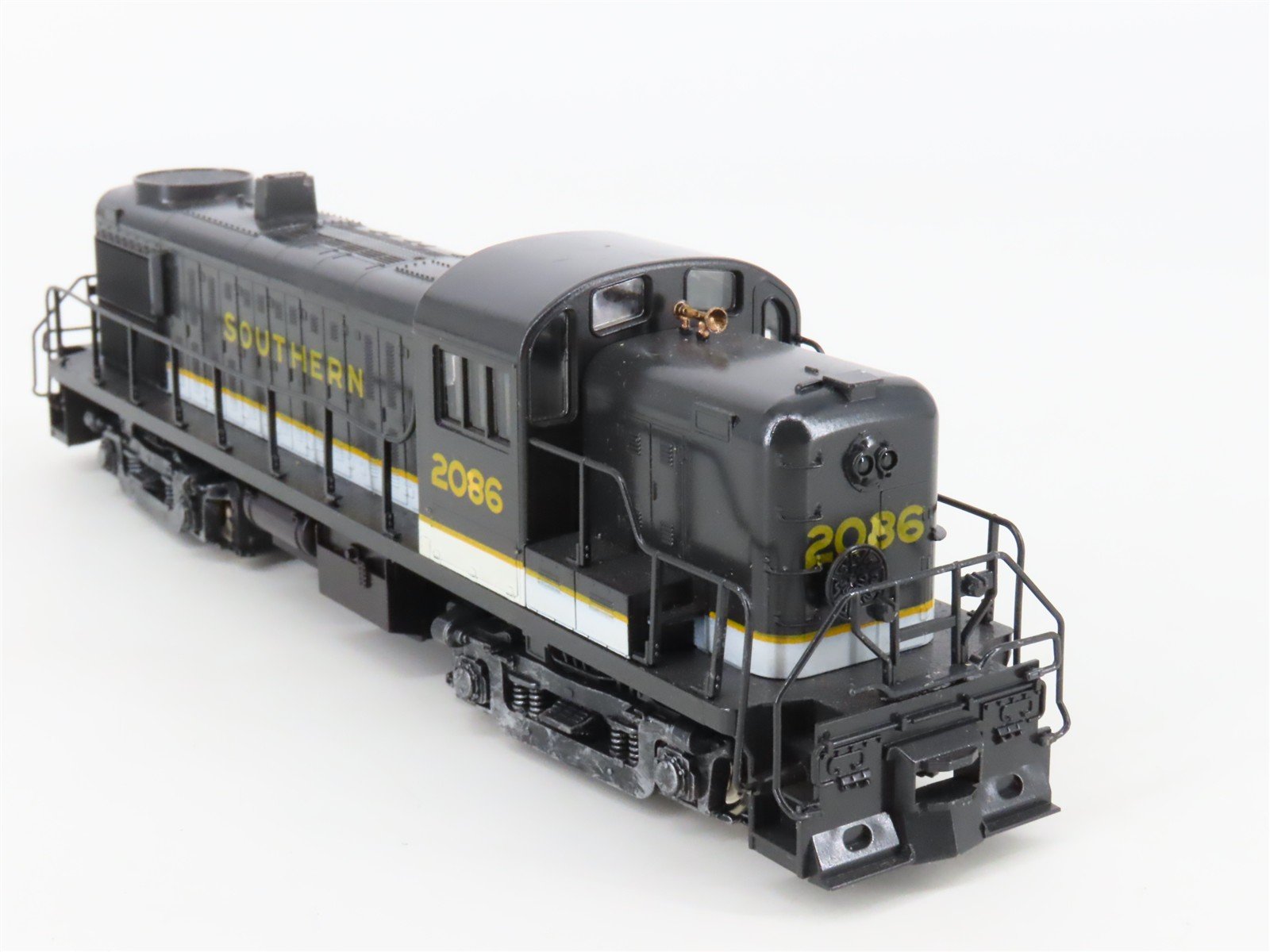 HO Scale Atlas/KATO SOU Southern ALCO RS-3 Diesel Custom Rd #2086