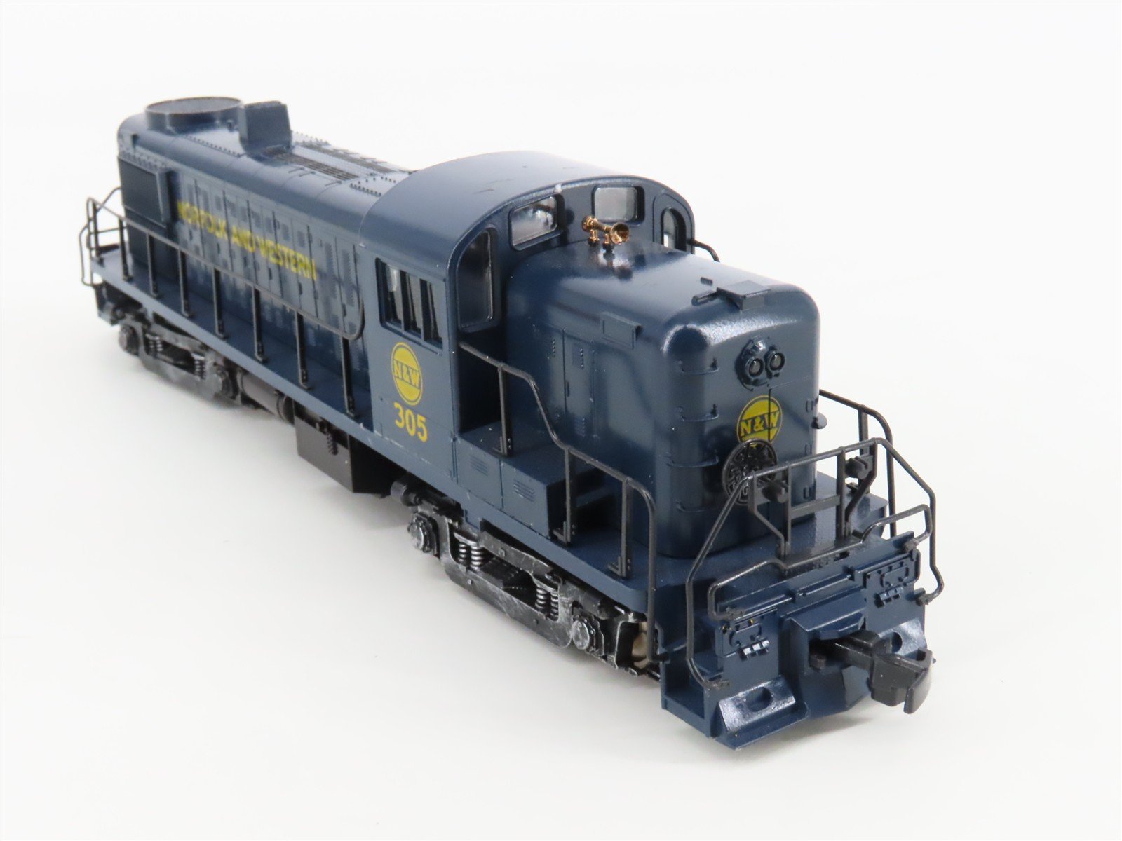 HO Scale Atlas/KATO N&W Norfolk & Western ALCO RS-3 Diesel #305