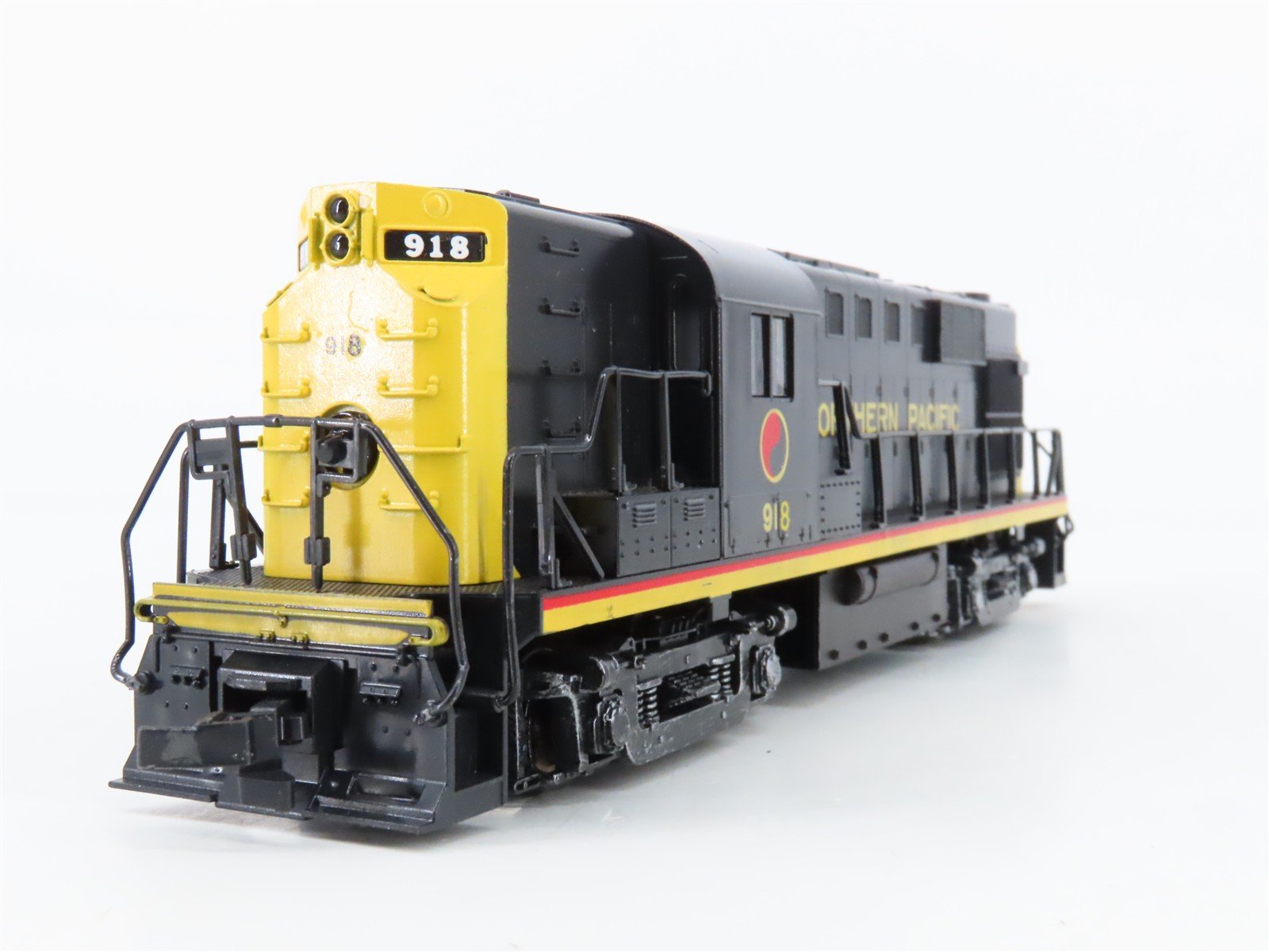 HO Scale Atlas/KATO NP Northern Pacific ALCO RS-11 Diesel Custom