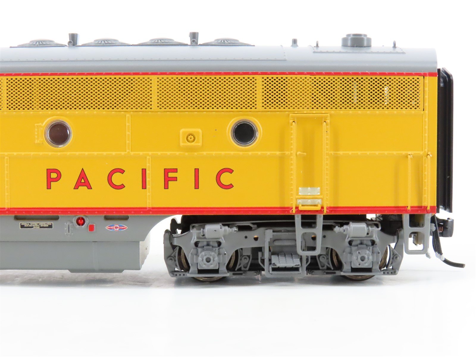 HO Broadway Limited BLI 4825 UP Union Pacific EMD F3A/B Diesel #905 - Paragon3