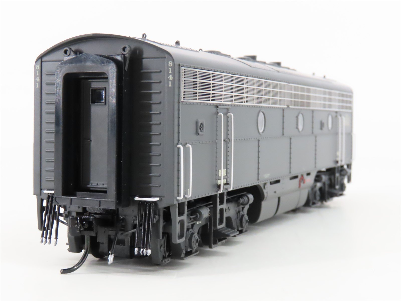 HO Scale Broadway Limited 4863 SP Southern Pacific F7B Diesel #8141 - Paragon3