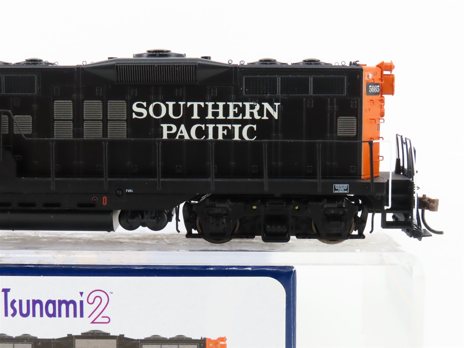HO Athearn Genesis ATHG64240 SP Southern Pacific GP9 Diesel #5665 w/DCC & Sound