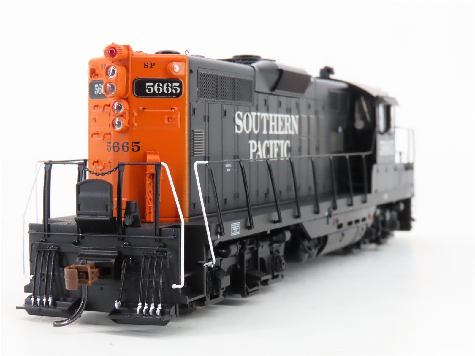HO Athearn Genesis ATHG64240 SP Southern Pacific GP9 Diesel #5665 w/DCC & Sound