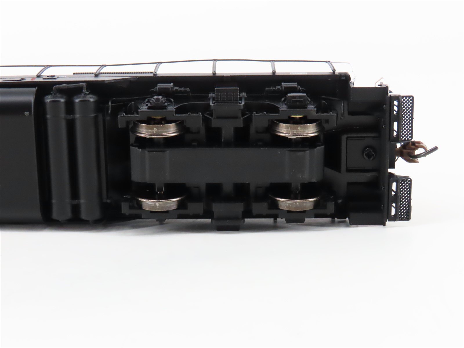 HO Athearn Genesis ATHG64240 SP Southern Pacific GP9 Diesel #5665 w/DCC & Sound