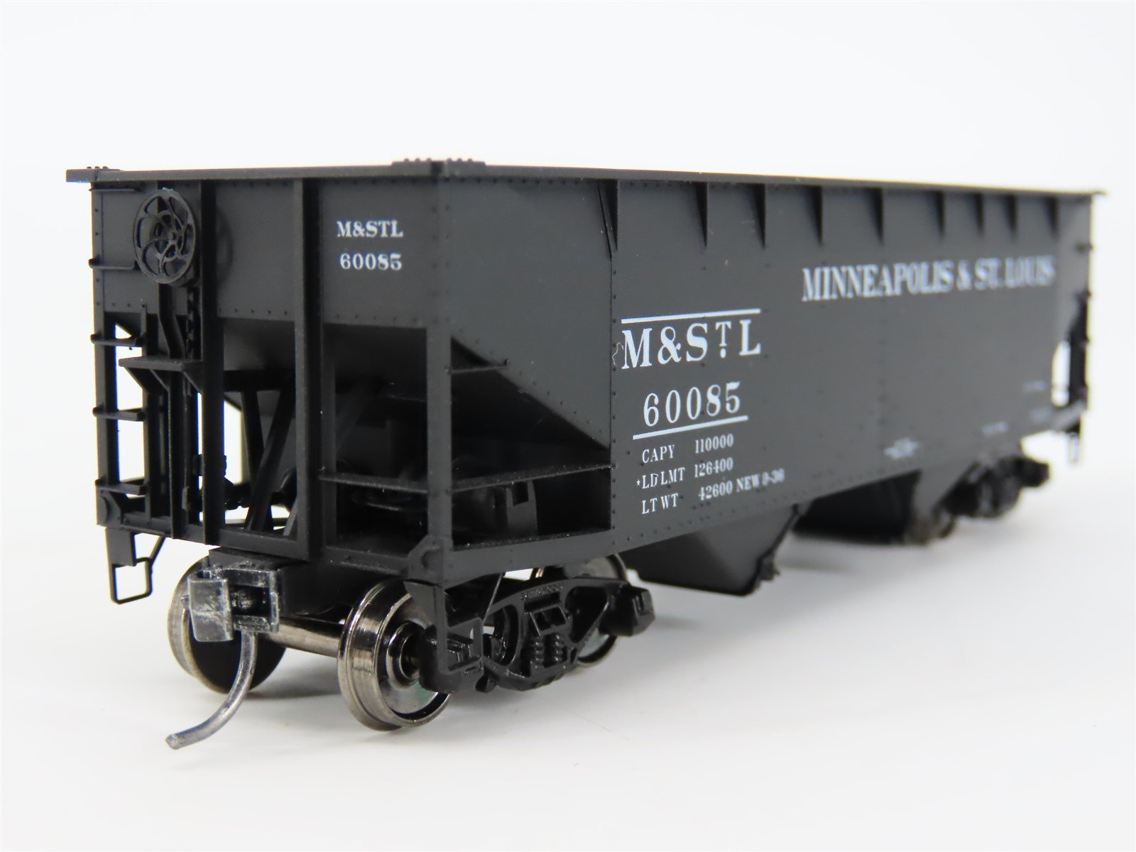 HO Scale Accurail 7720 M&StL Minneapois & St. Louis 2-Bay Hopper #60085