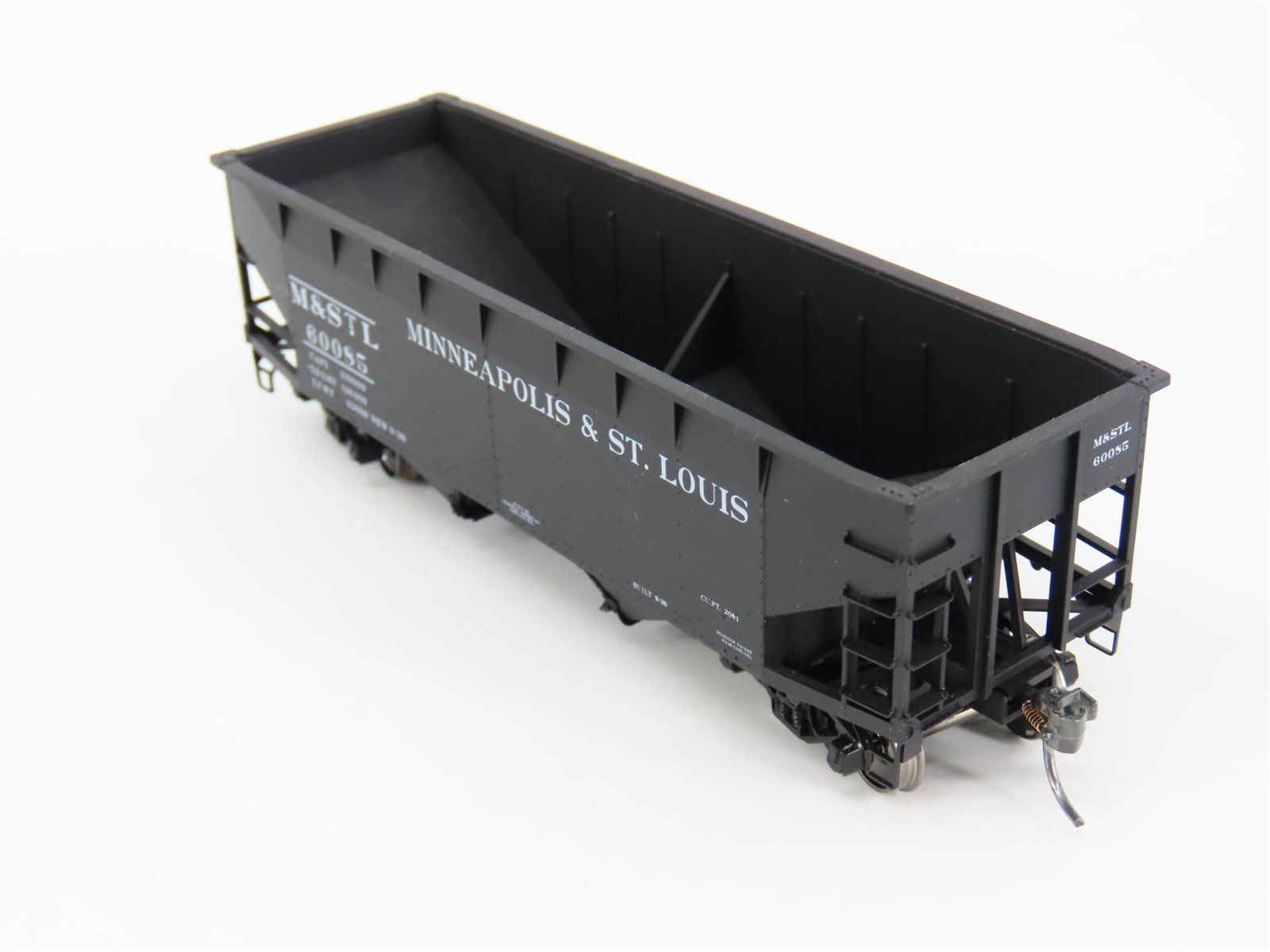 HO Scale Accurail 7720 M&StL Minneapois & St. Louis 2-Bay Hopper #60085