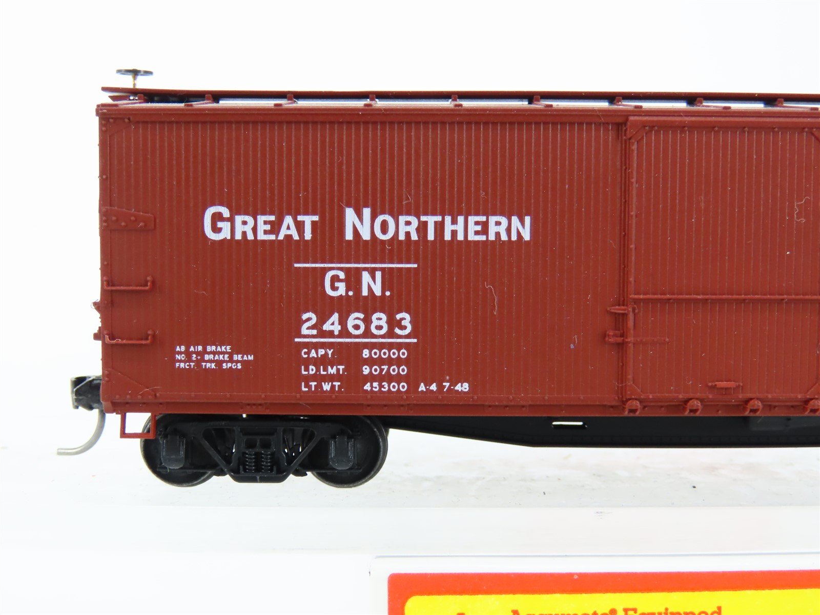 HO Scale Accurail 8110.3 GN Great Northern 40' Wood Box Car #24683 - Upgraded