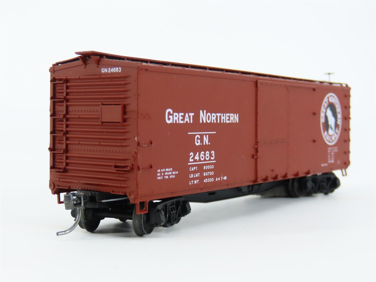 HO Scale Accurail 8110.3 GN Great Northern 40' Wood Box Car #24683 - Upgraded