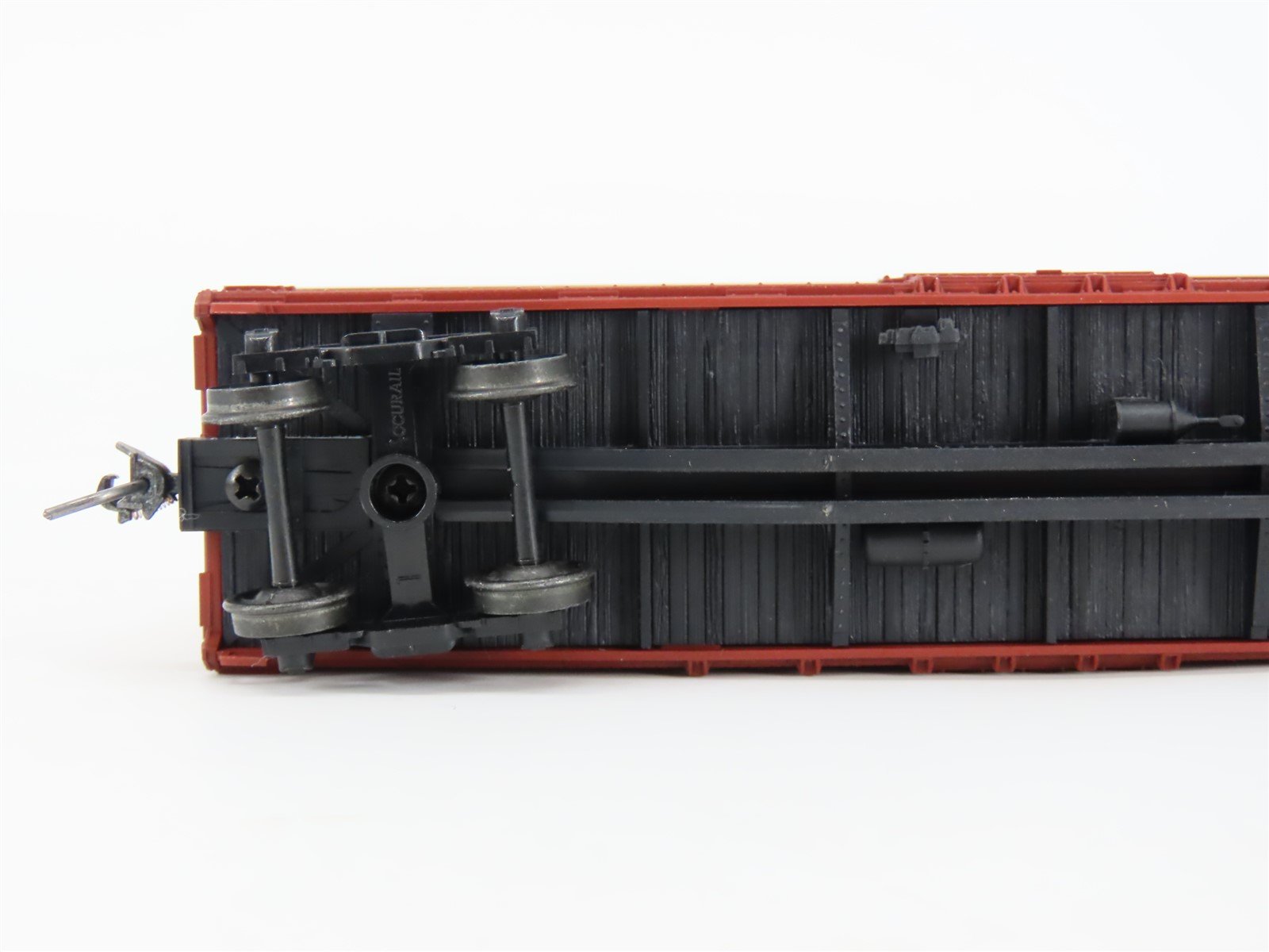 HO Scale Accurail 8110.3 GN Great Northern 40' Wood Box Car #24683 - Upgraded