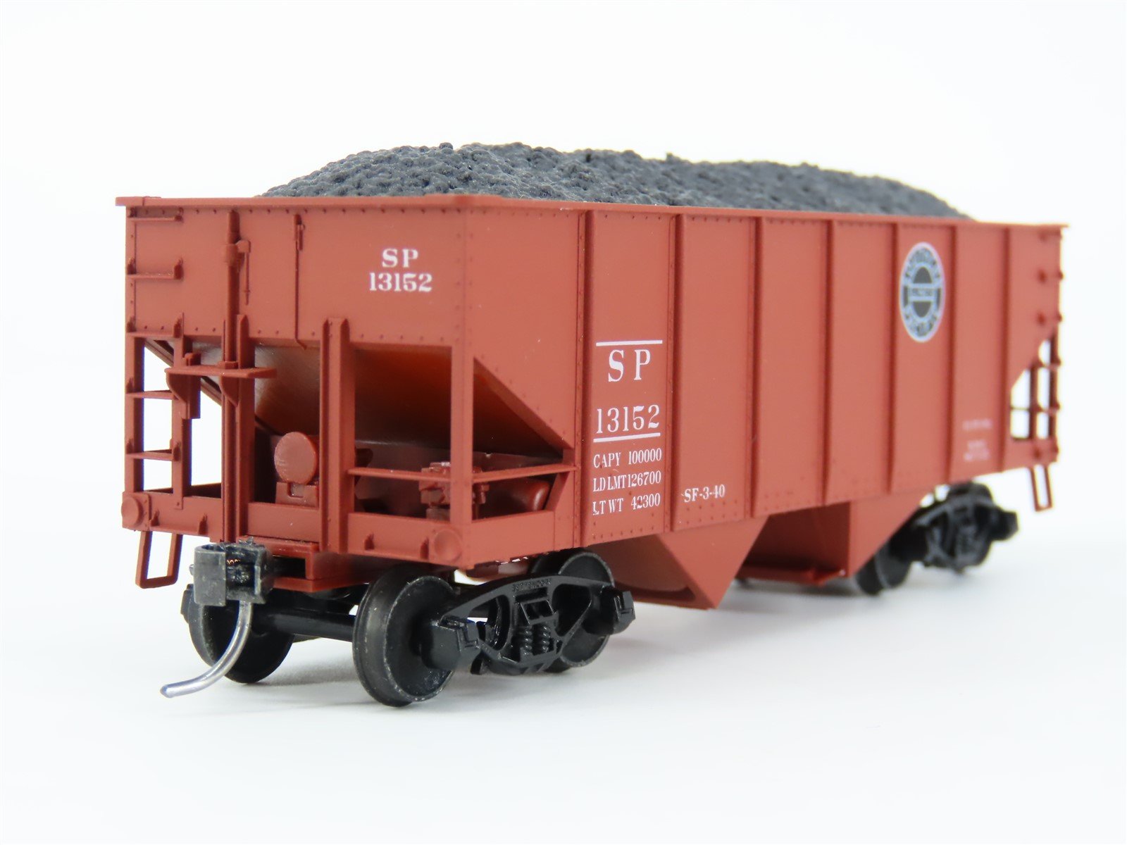 HO Accurail 2514.2 SP Southern Pacific 2-Bay Hopper #13152 w/ Load - Upgraded