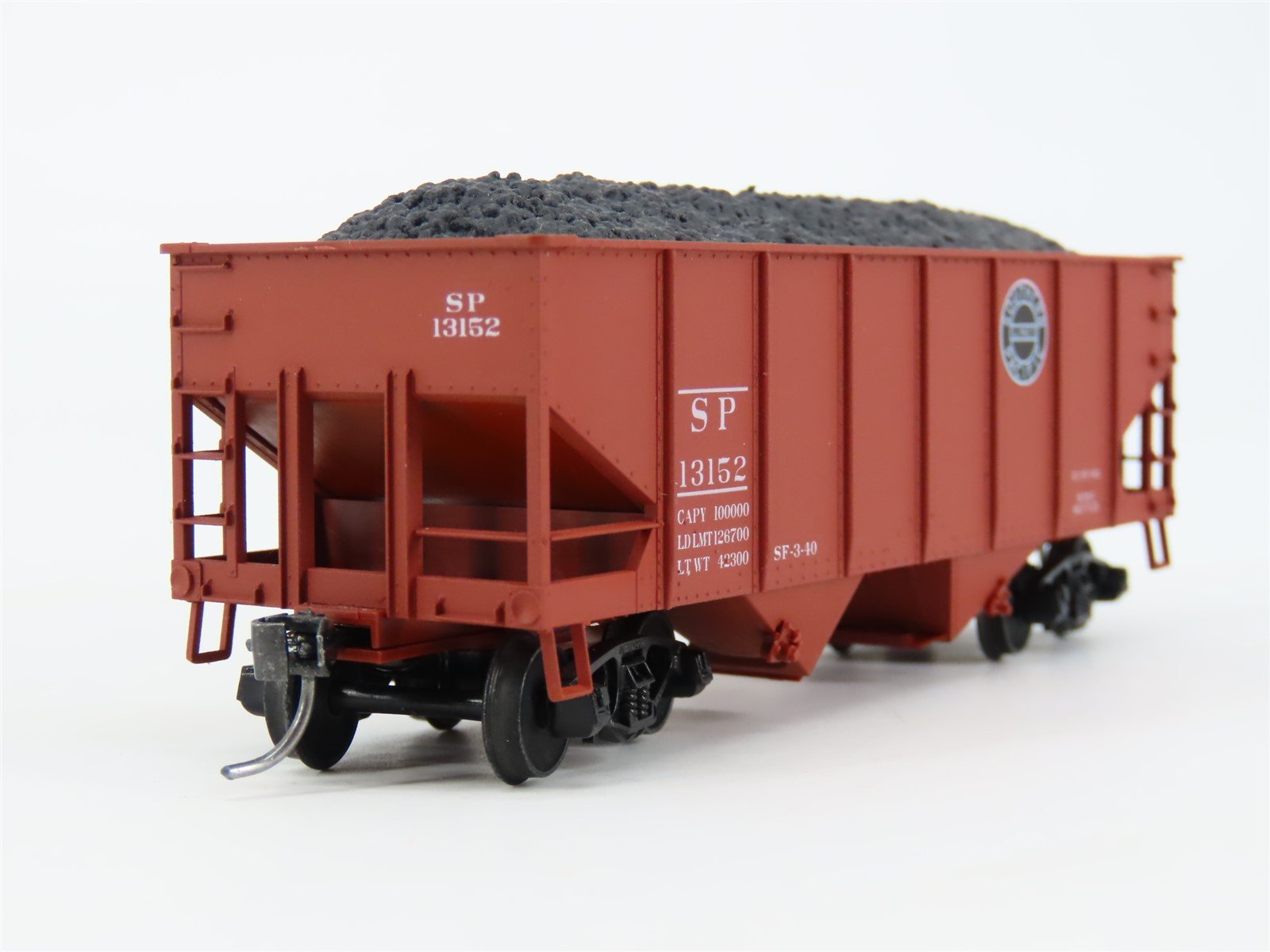 HO Accurail 2514.2 SP Southern Pacific 2-Bay Hopper #13152 w/ Load - Upgraded