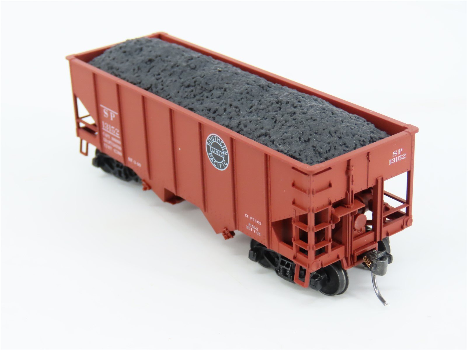 HO Accurail 2514.2 SP Southern Pacific 2-Bay Hopper #13152 w/ Load - Upgraded