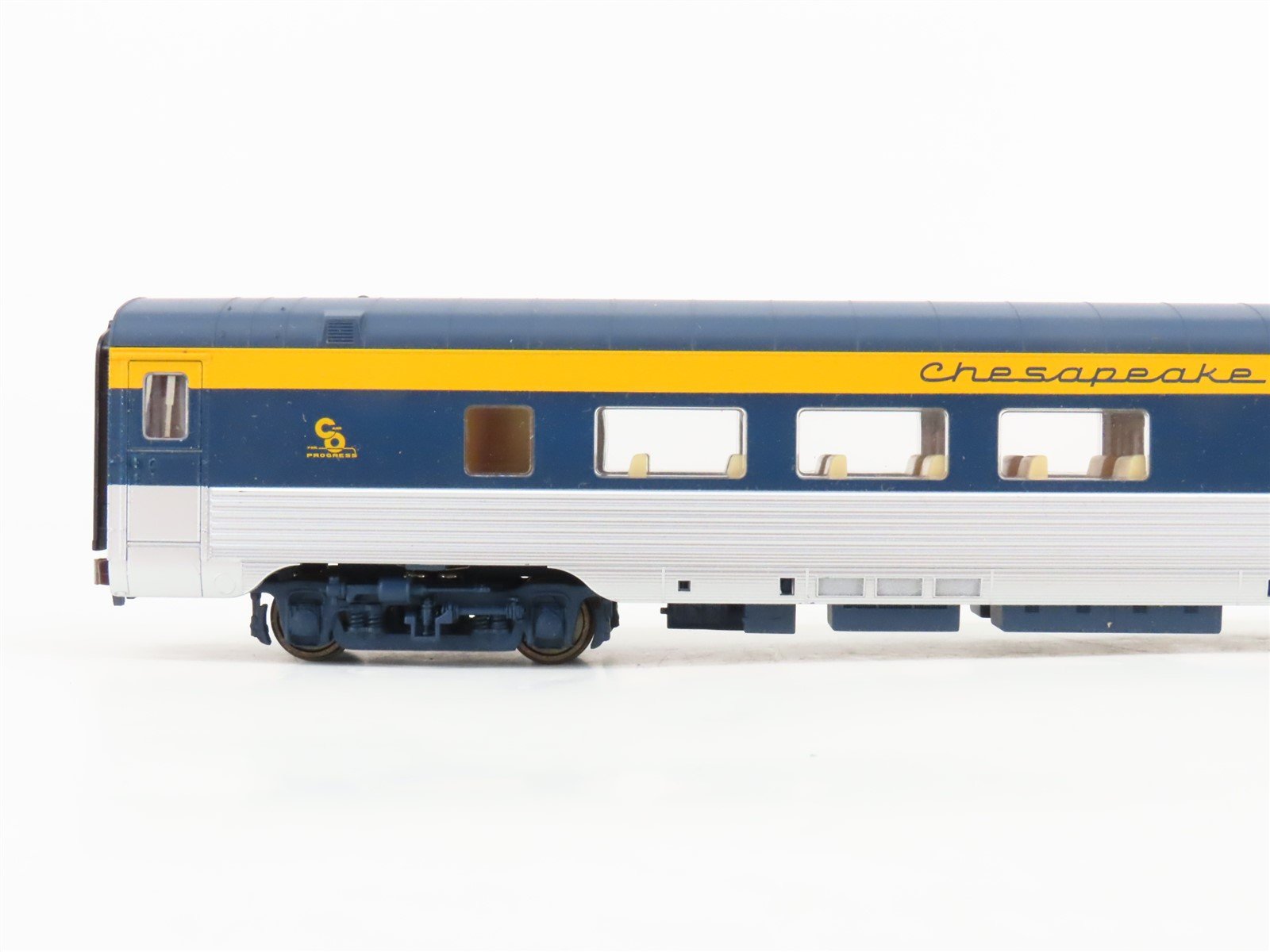 HO Scale Walthers 932-16766 C&O Railway 52-Seat Coach Passenger Car #1439