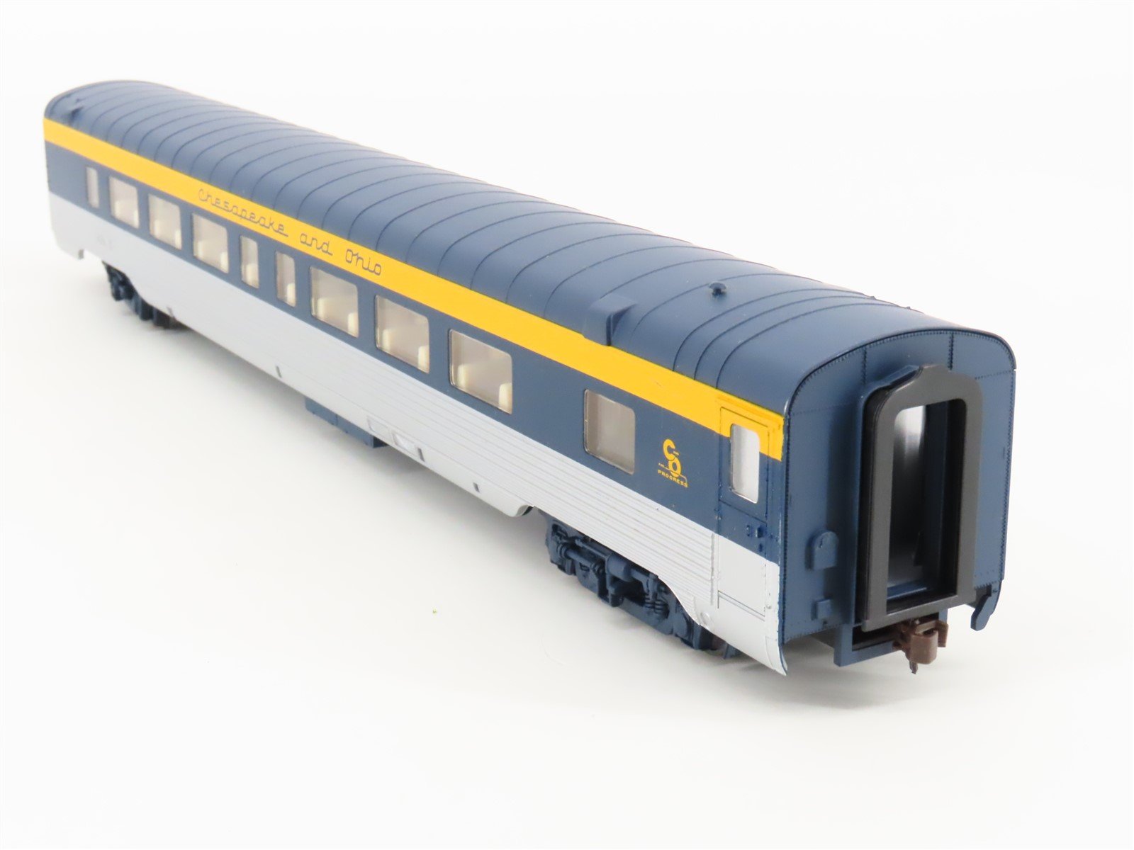 HO Scale Walthers 932-16766 C&O Railway 52-Seat Coach Passenger Car #1439