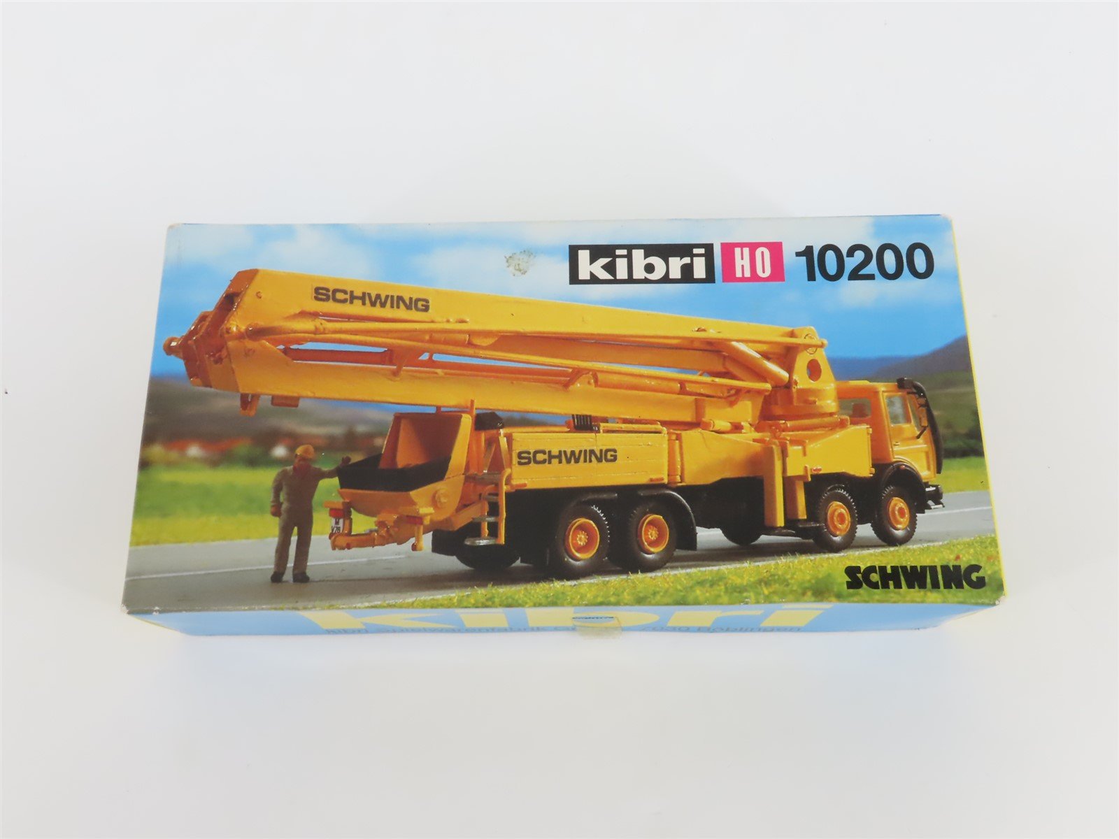 HO 1/87 Scale Kibri 10200 Schwing 4-Axle Concrete Pump Truck Kit