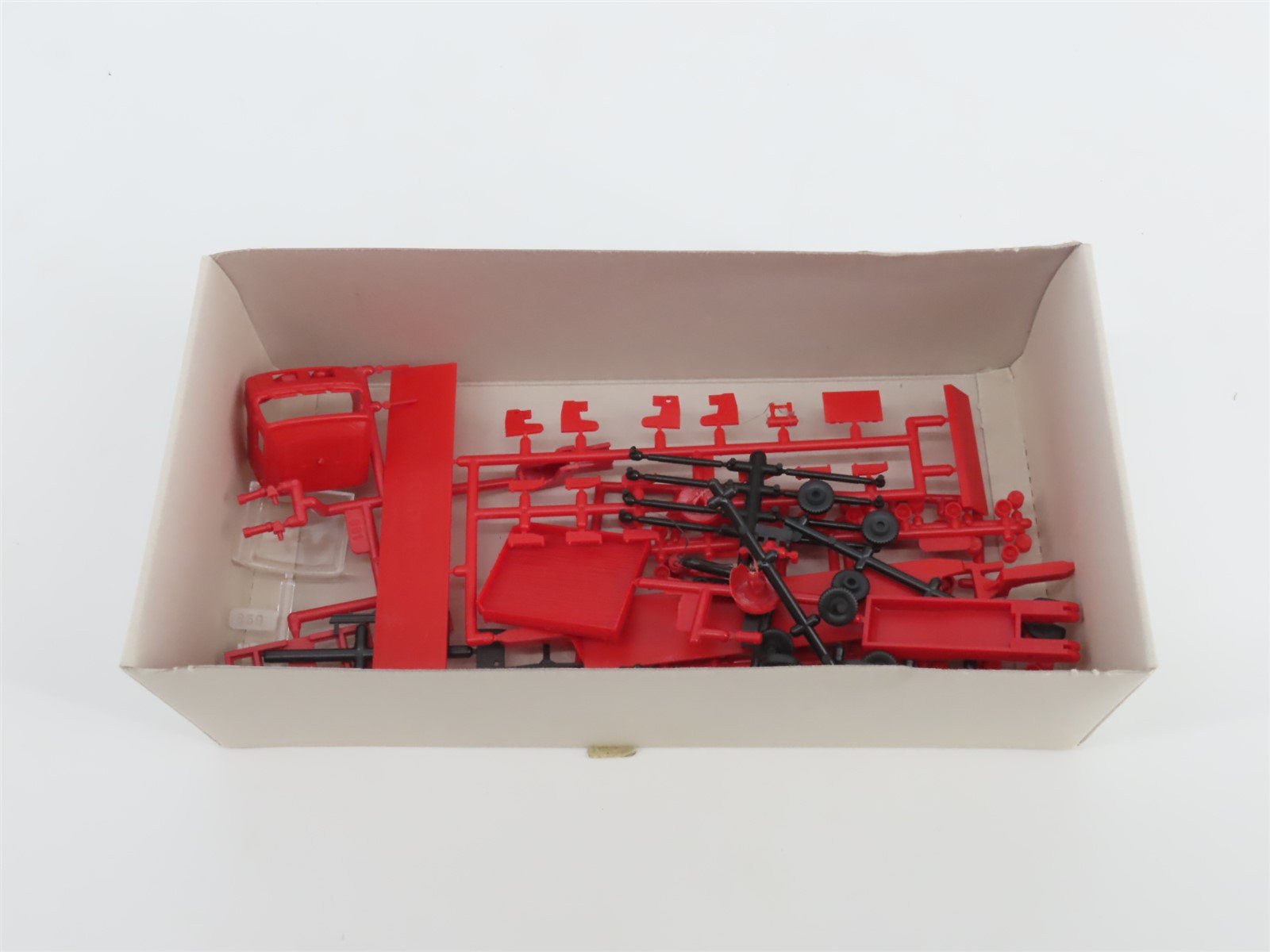 HO 1/87 Scale Kibri 10343 MAN Heavy Tractor w/Heavy Duty Low Loader Truck Kit