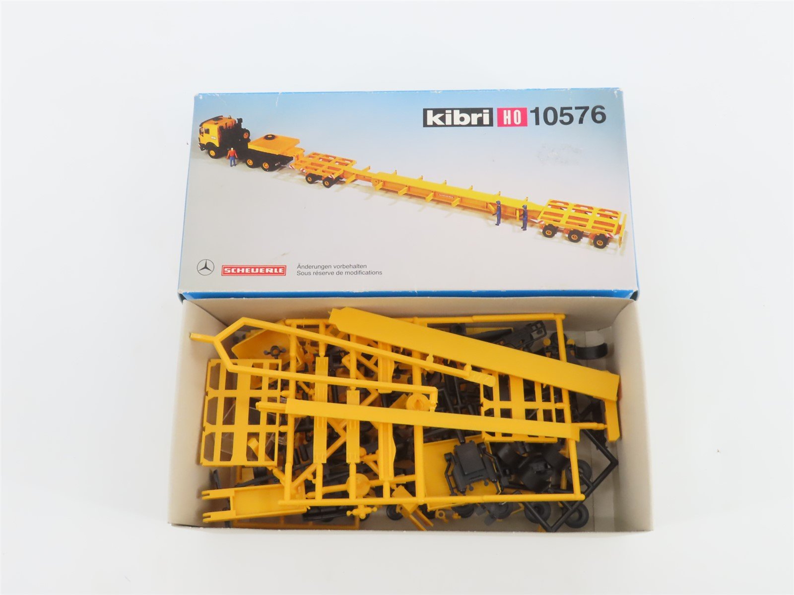 HO 1/87 Scale Kibri 10576 Mercedes Benz Heavy Duty Transport Truck Kit