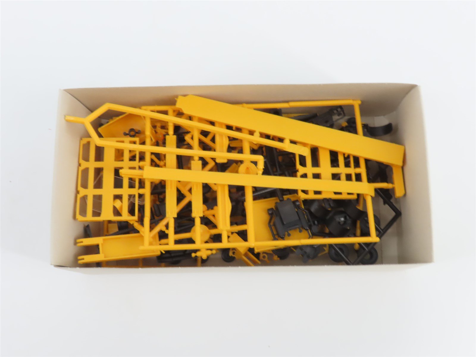 HO 1/87 Scale Kibri 10576 Mercedes Benz Heavy Duty Transport Truck Kit