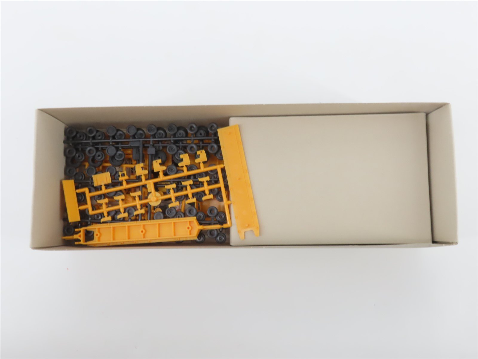 HO 1/87 Scale Kibri 10546 Kalmar Heavy Duty Transport Truck Kit