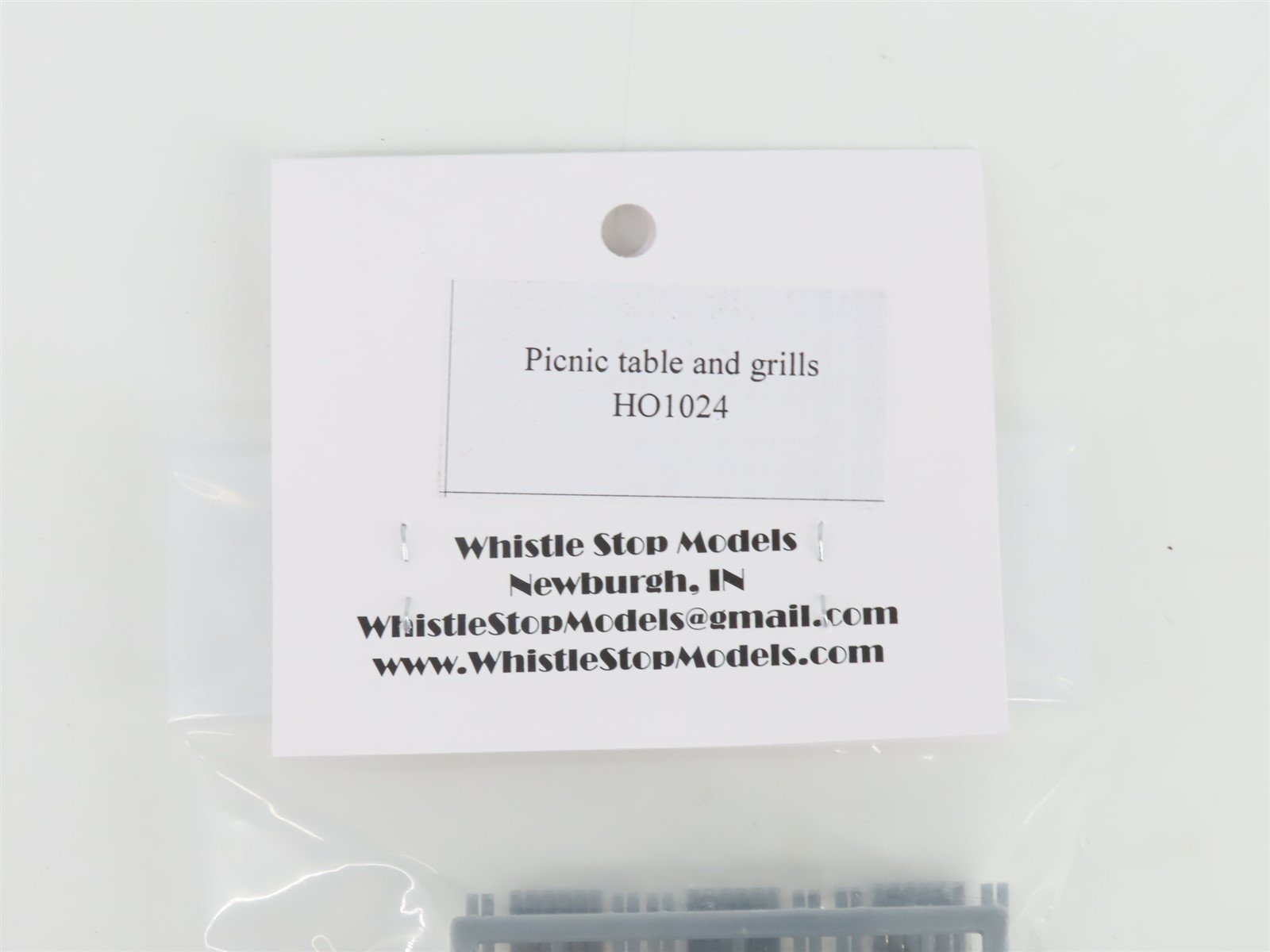 LOT of 2 HO Whistle Stop Models HO1024 3D Printed Picnic Table & Grills Scenery