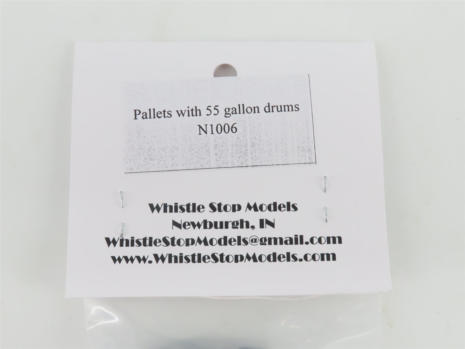 N 1/160 Scale Whistle Stop Models N1006 3D Printed Pallet w/55 Gal Drums Scenery