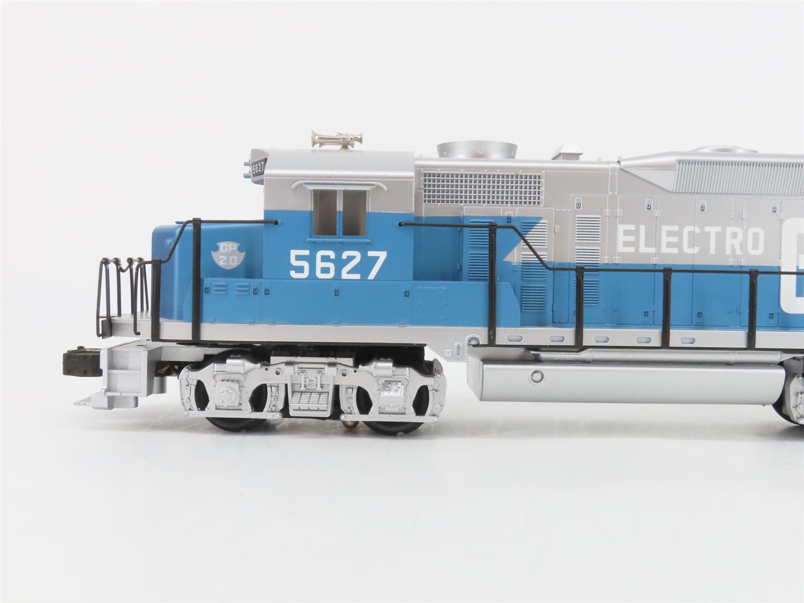 O Gauge 3-Rail MTH MT-2142LP GM EMD Demonstrator GP20 Diesel #5627 w/ Sound