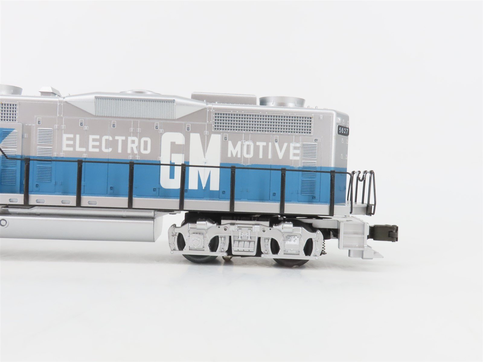 O Gauge 3-Rail MTH MT-2142LP GM EMD Demonstrator GP20 Diesel #5627 w/ Sound