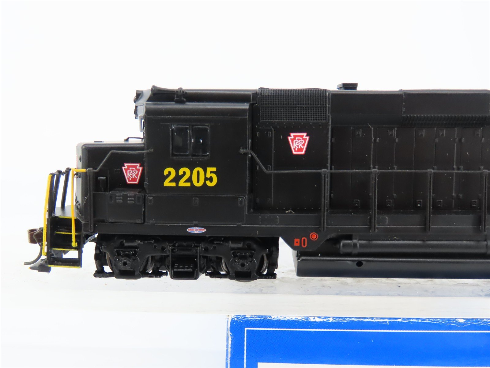 HO Scale Bachmann 60807 PRR Pennsylvania GP30 Diesel #2205 w/ DCC