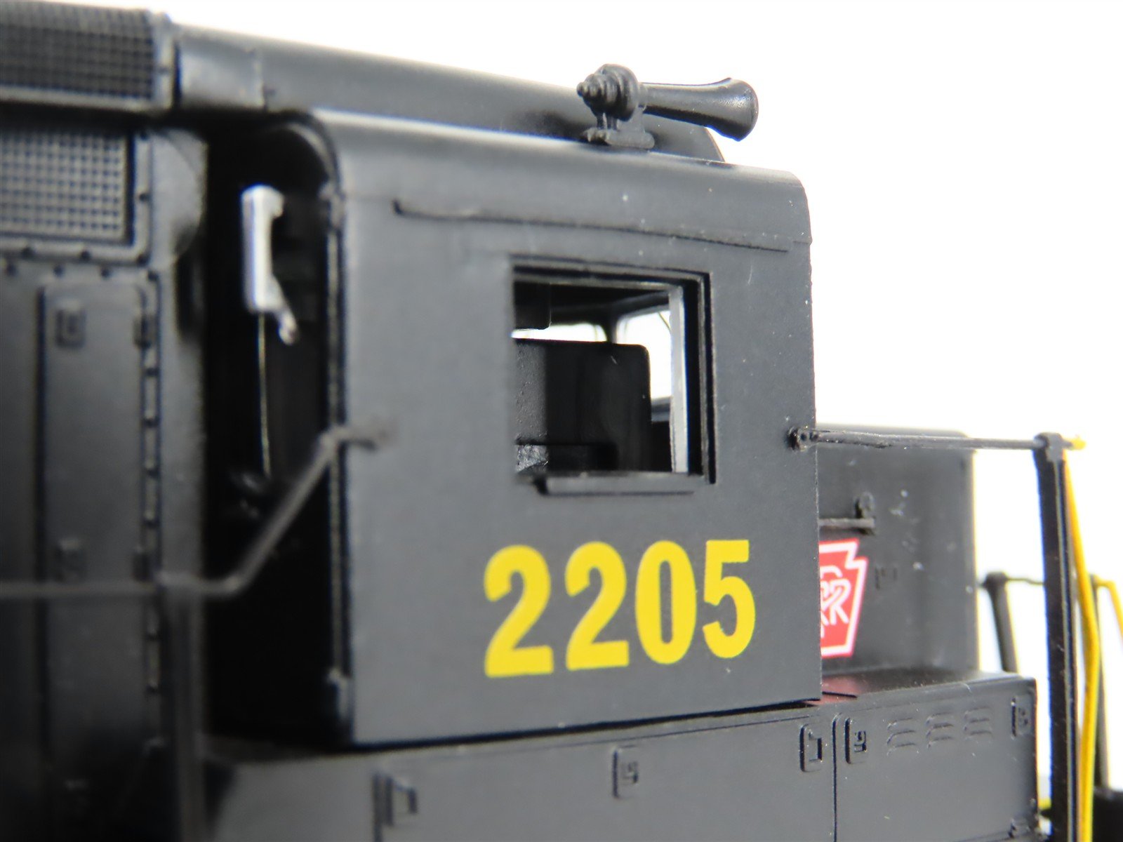HO Scale Bachmann 60807 PRR Pennsylvania GP30 Diesel #2205 w/ DCC
