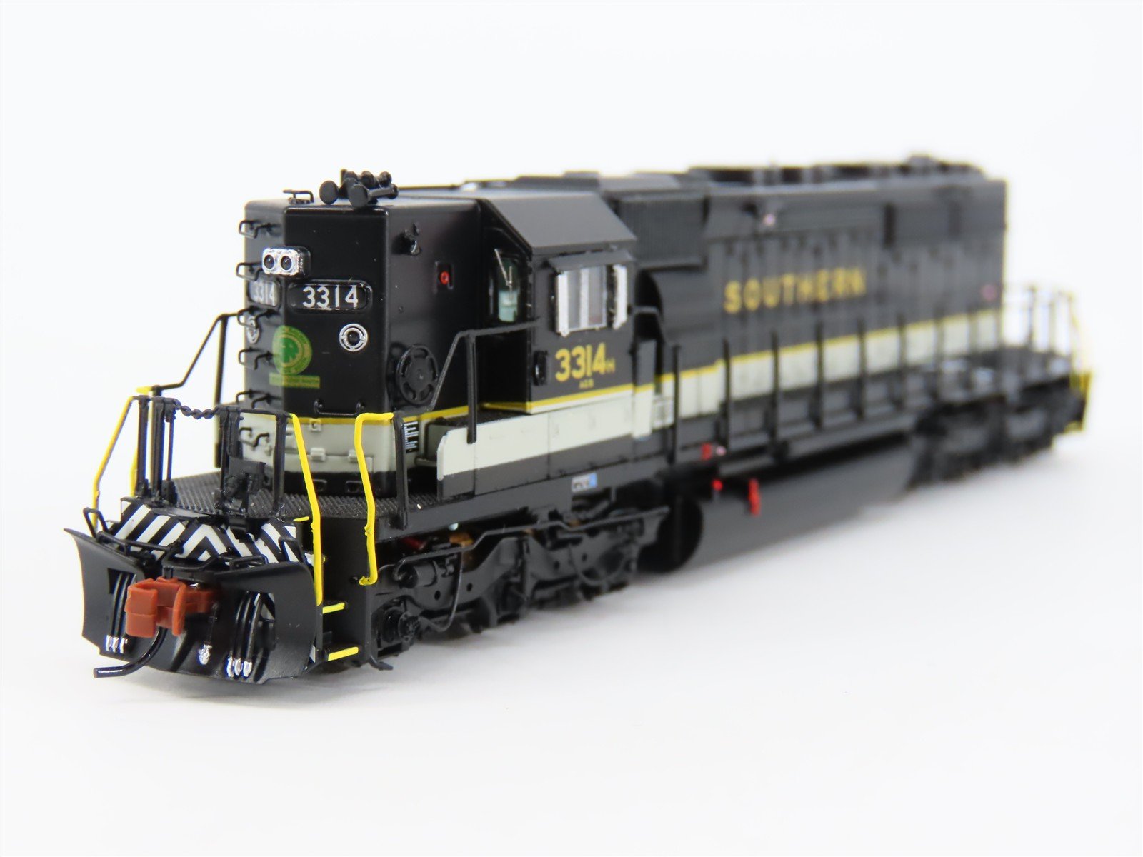 N Scaletrains SXT33813 SOU Southern EMD SD40-2 Diesel #3314 w/ DCC & Sound