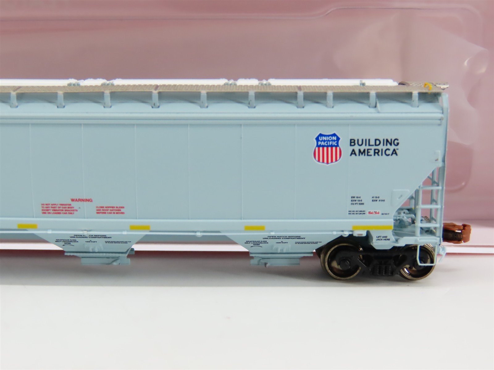 N Scaletrains Rivet Counter SXT33270 UP Building America 3-Bay Hopper #111044