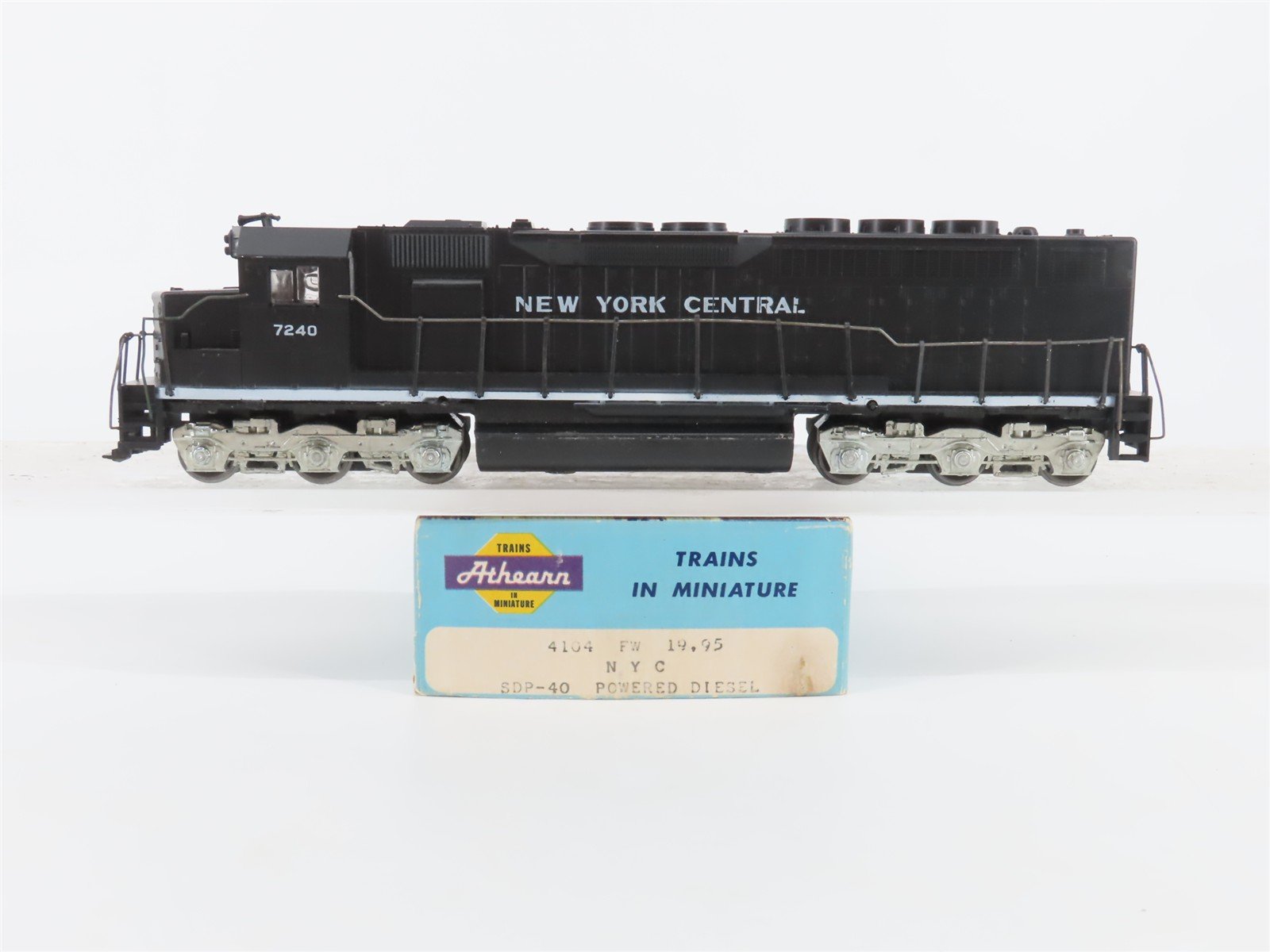 HO Scale Athearn 4104 NYC New York Central EMD SDP40 Diesel Locomotive #7240