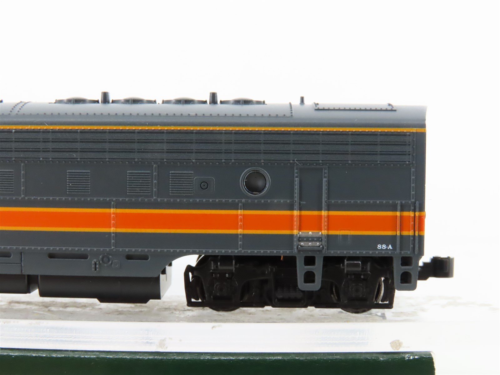 N Scale Kato 106-0429 MILW Milwaukee Road F7 A/B Diesel Locomotive Set