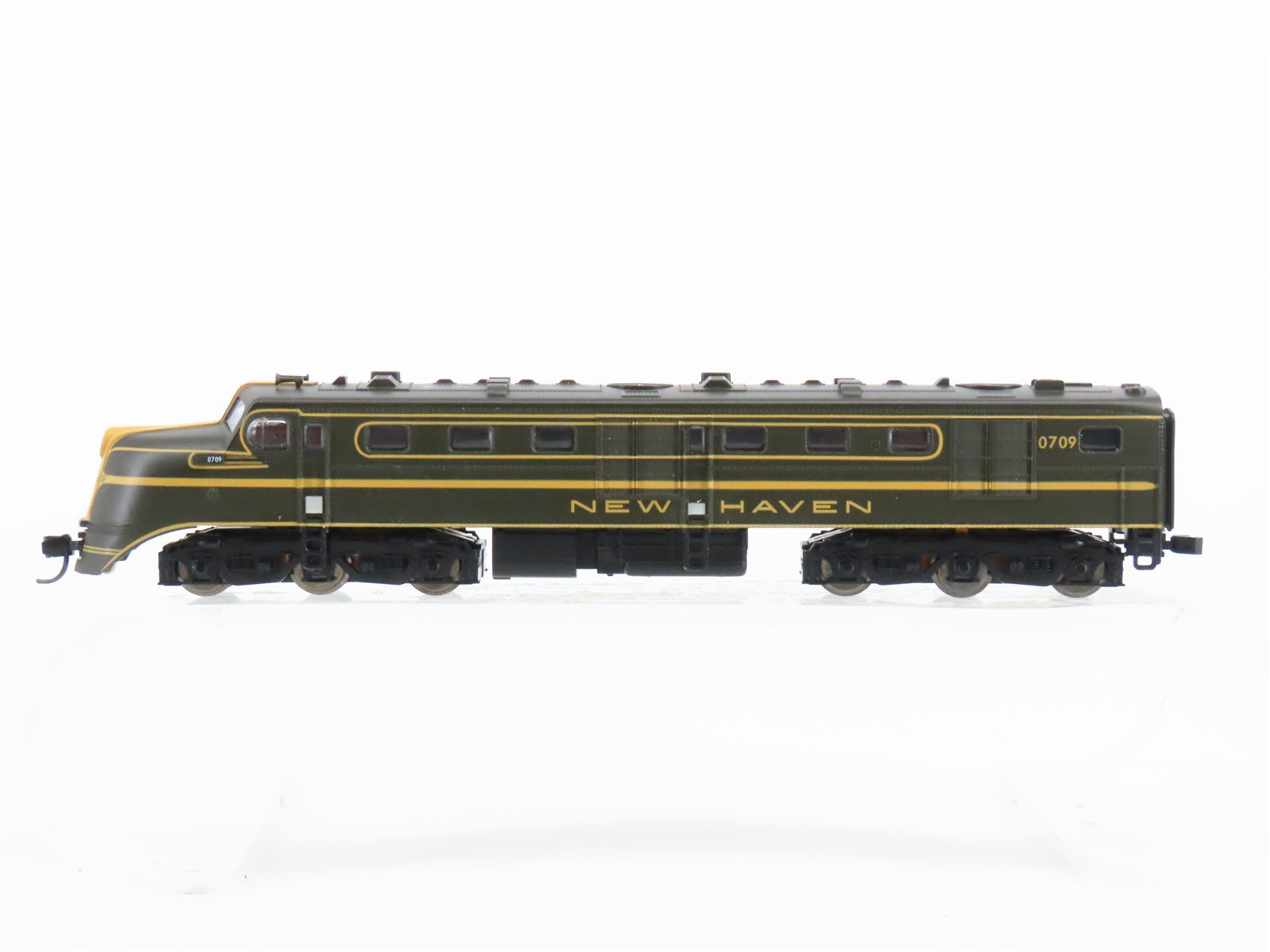 N Scale Life-Like NH New Haven DL-109 Diesel Locomotive #0709