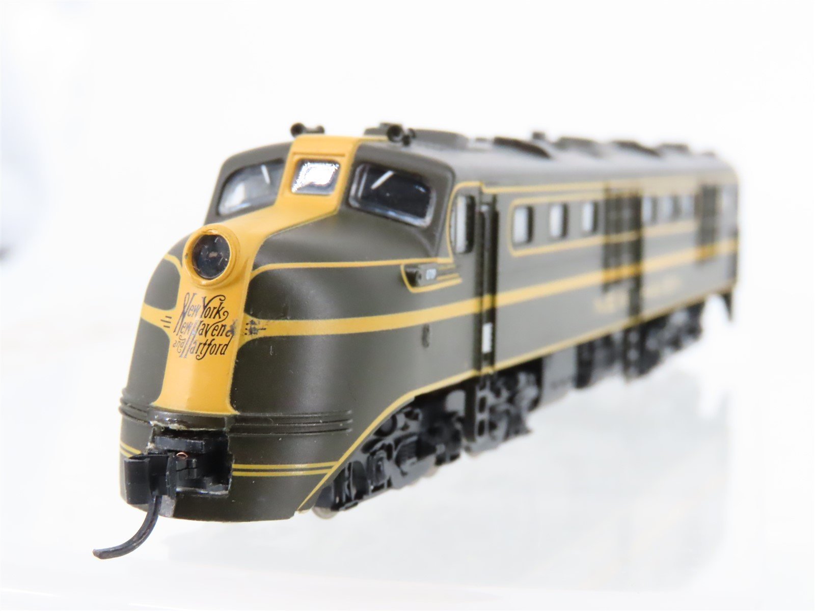N Scale Life-Like NH New Haven DL-109 Diesel Locomotive #0709