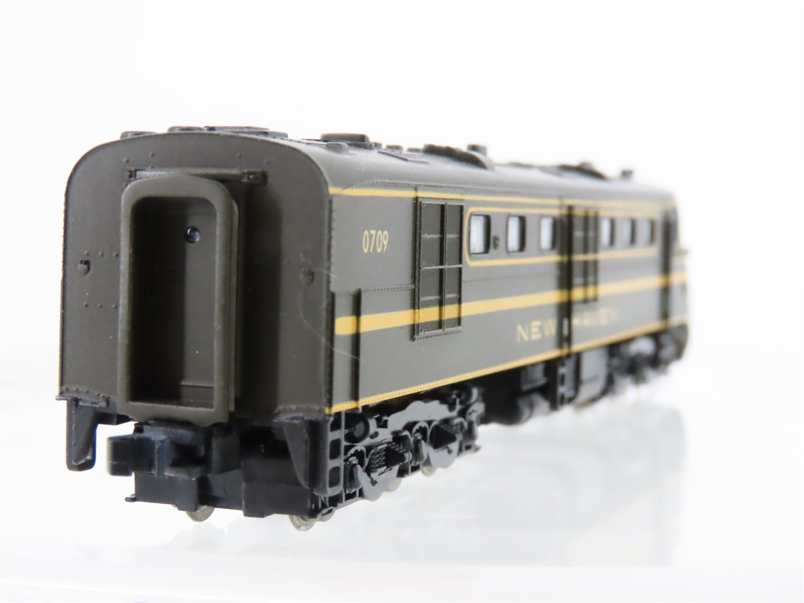 N Scale Life-Like NH New Haven DL-109 Diesel Locomotive #0709