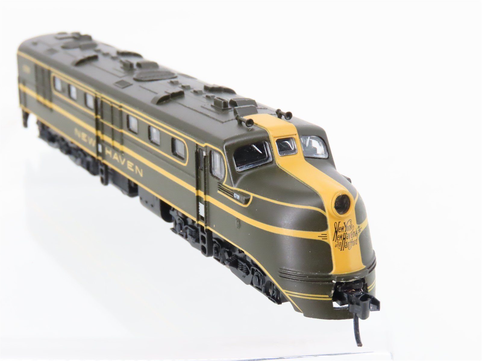N Scale Life-Like NH New Haven DL-109 Diesel Locomotive #0709