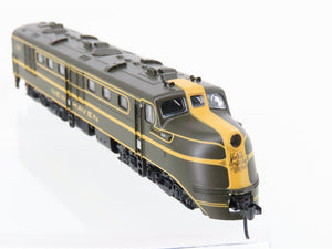 N Scale Life-Like NH New Haven DL-109 Diesel Locomotive #0709