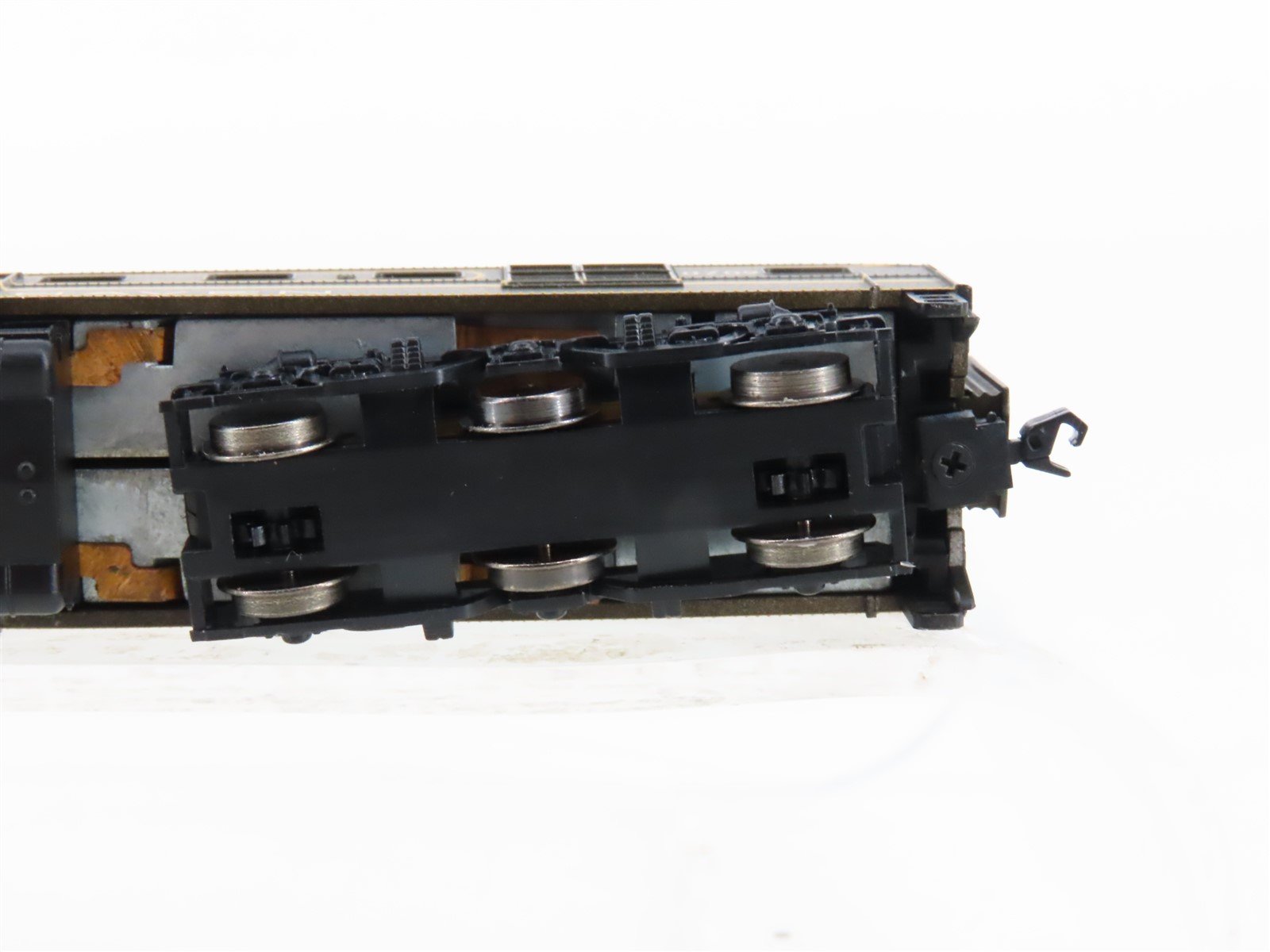 N Scale Life-Like NH New Haven DL-109 Diesel Locomotive #0709