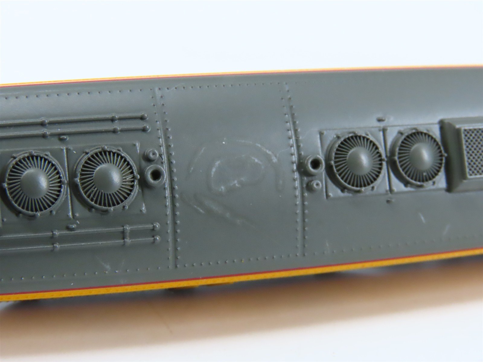 N Scale Life-Like 920-34104 UP Union Pacific EMD E8B Diesel Locomotive #930B