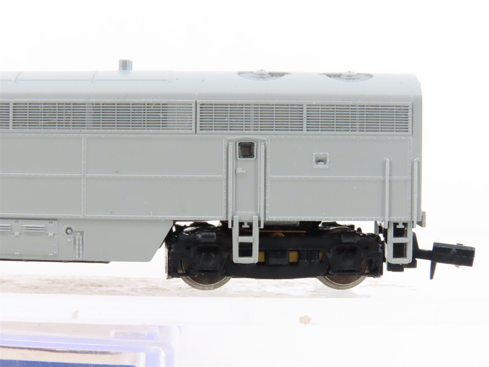 N Scale Life-Like 7229 Undecorated C-Liner B Unit Diesel Locomotive